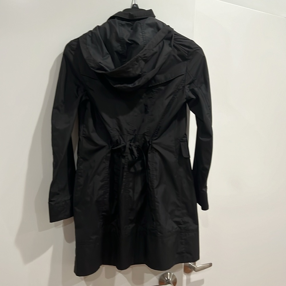 Cole Haan
Travel Packable Rain Jacket - Picture 5 of 6